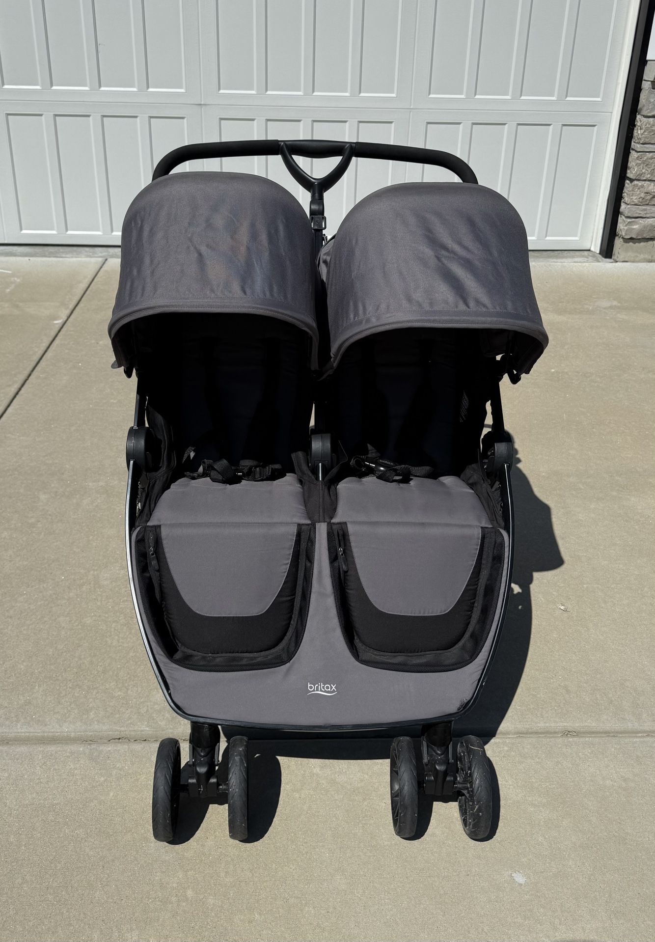 Britax B-Lively Double Stroller, Raven - Quick Self Standing Fold, Adjustable Handlebar, All Wheel Suspension