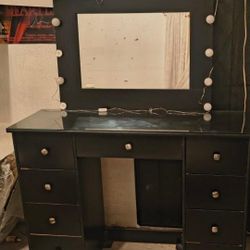 Vanity  With Lights