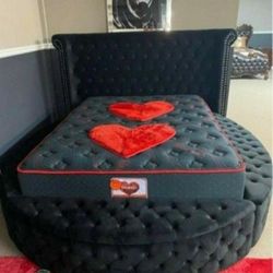 Round Shaped Queen Size Velvet Bed Frame Financing Available 🚚