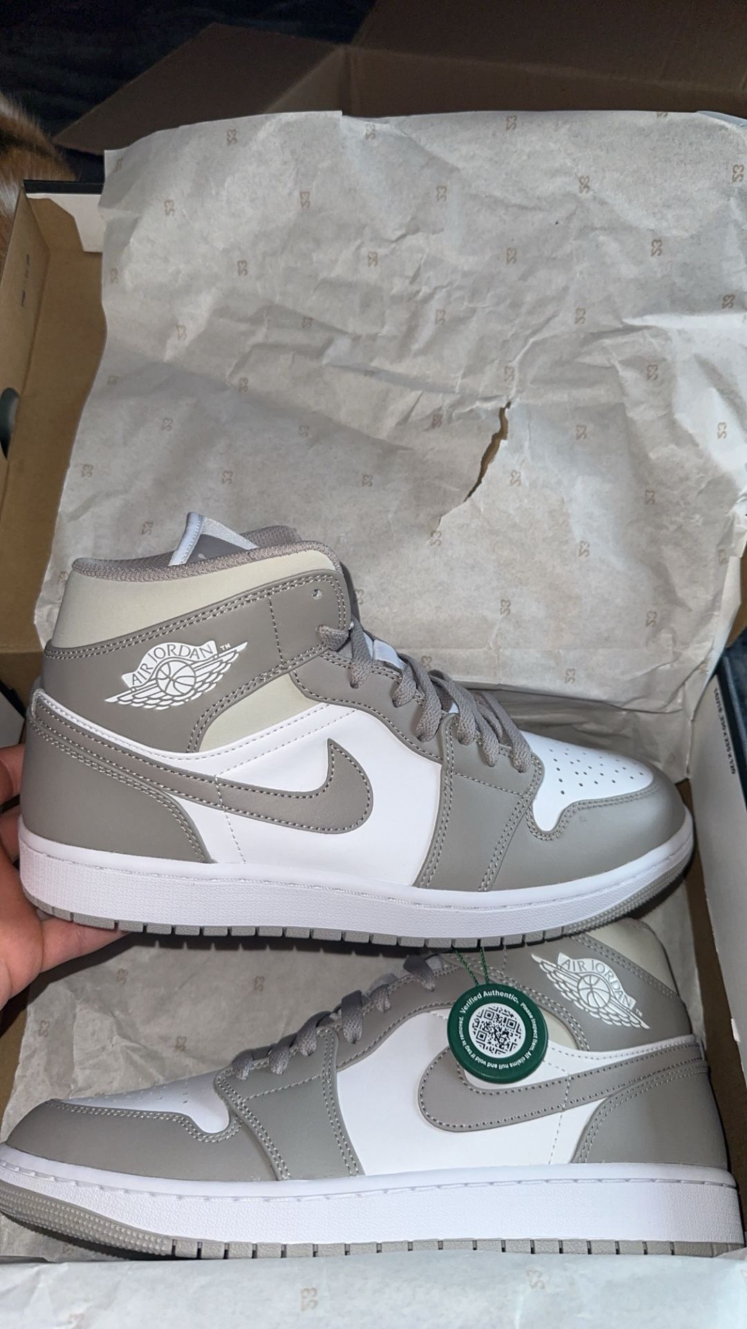 Jordan 1 Mid Linen