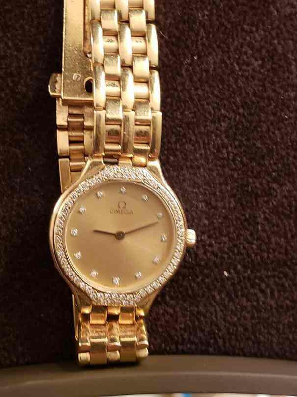 Omega DeVille Diamond and 18K Yellow Gold Ladies Womens 24mm Quartz Watch