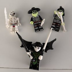 Skull sorcerer and mini figs