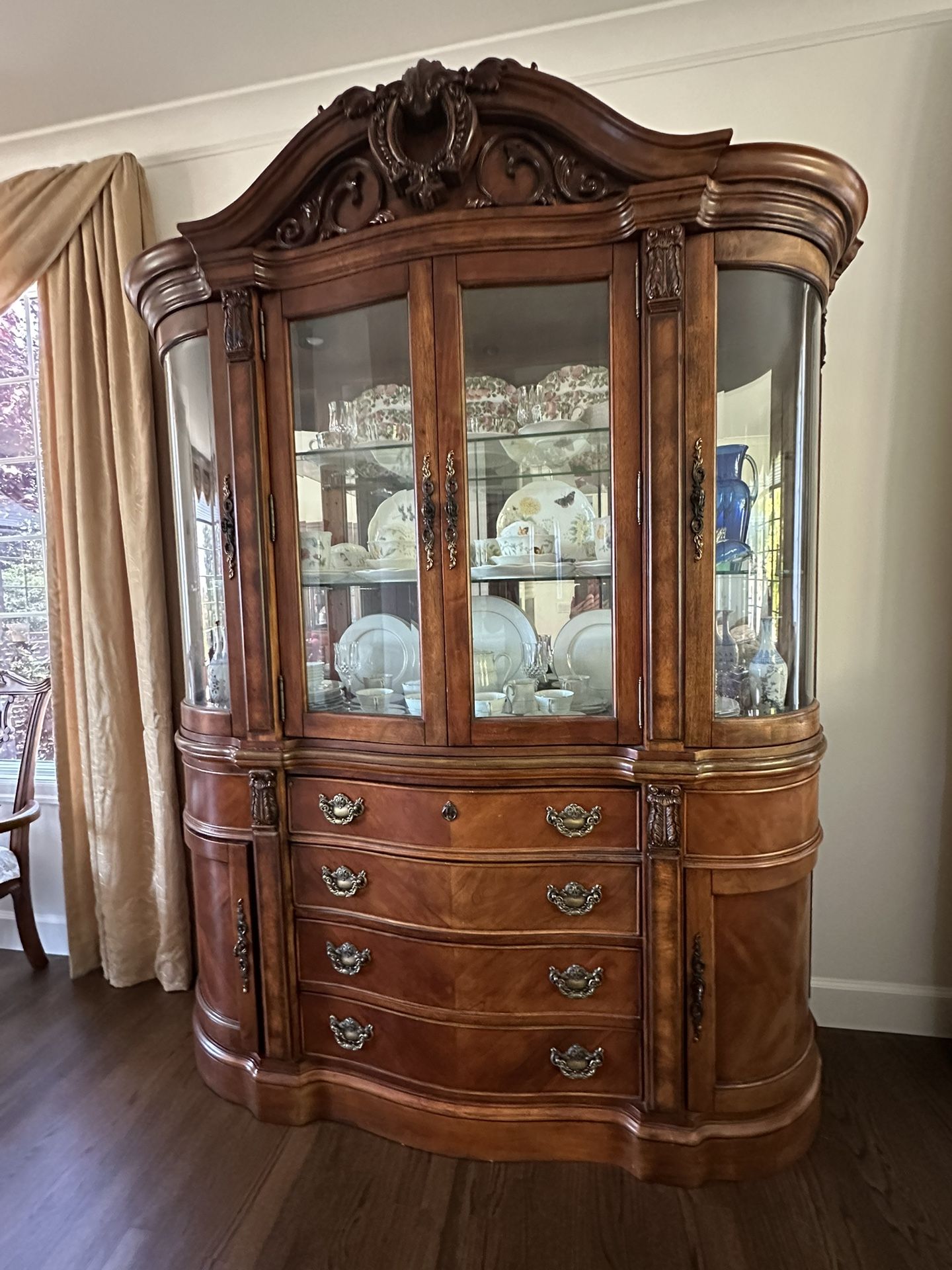 Broyhill China Cabinet, illuminated