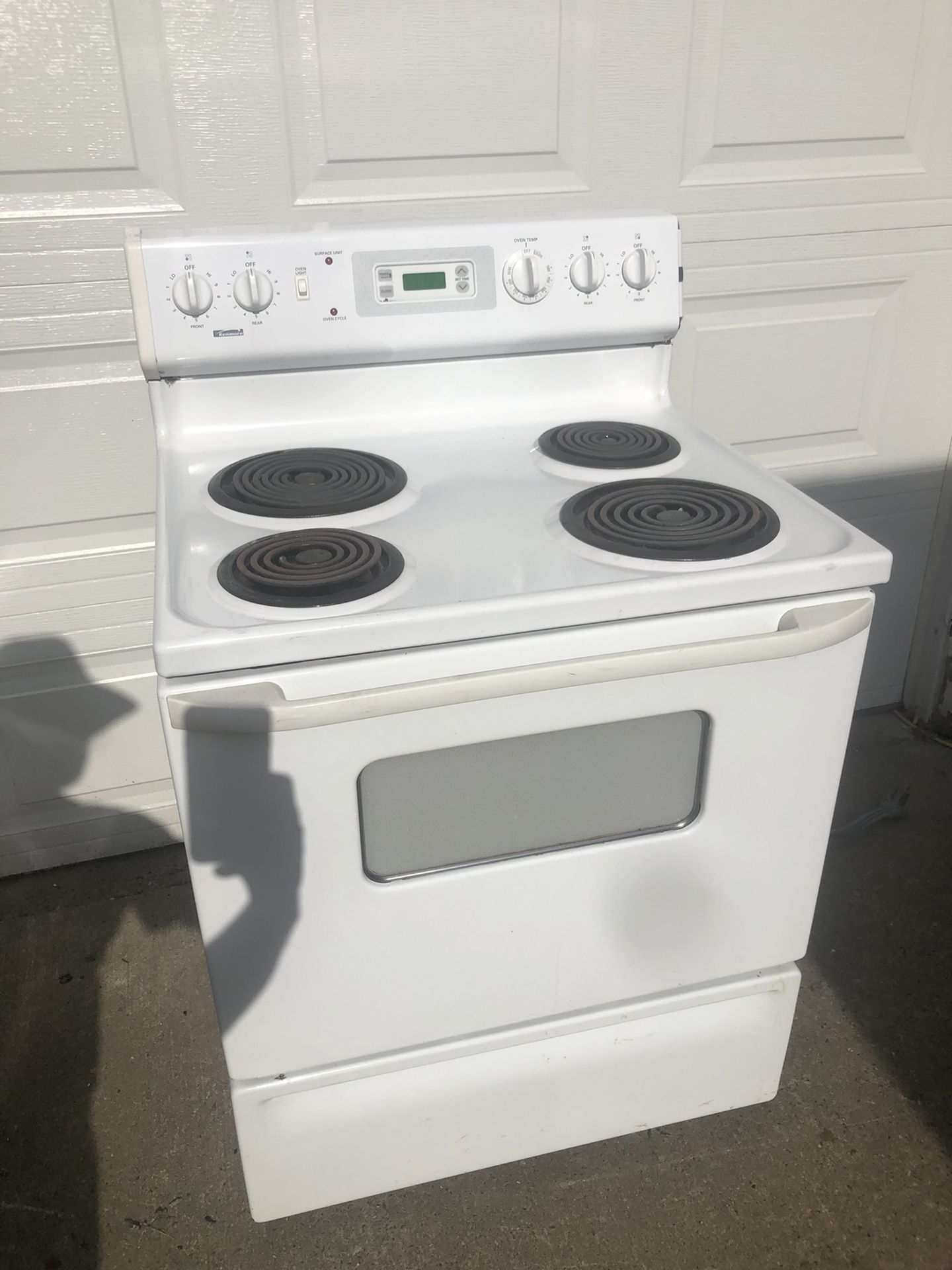 PICKUP SPECIAL PRICE Kenmore Electric Range (not beautiful)