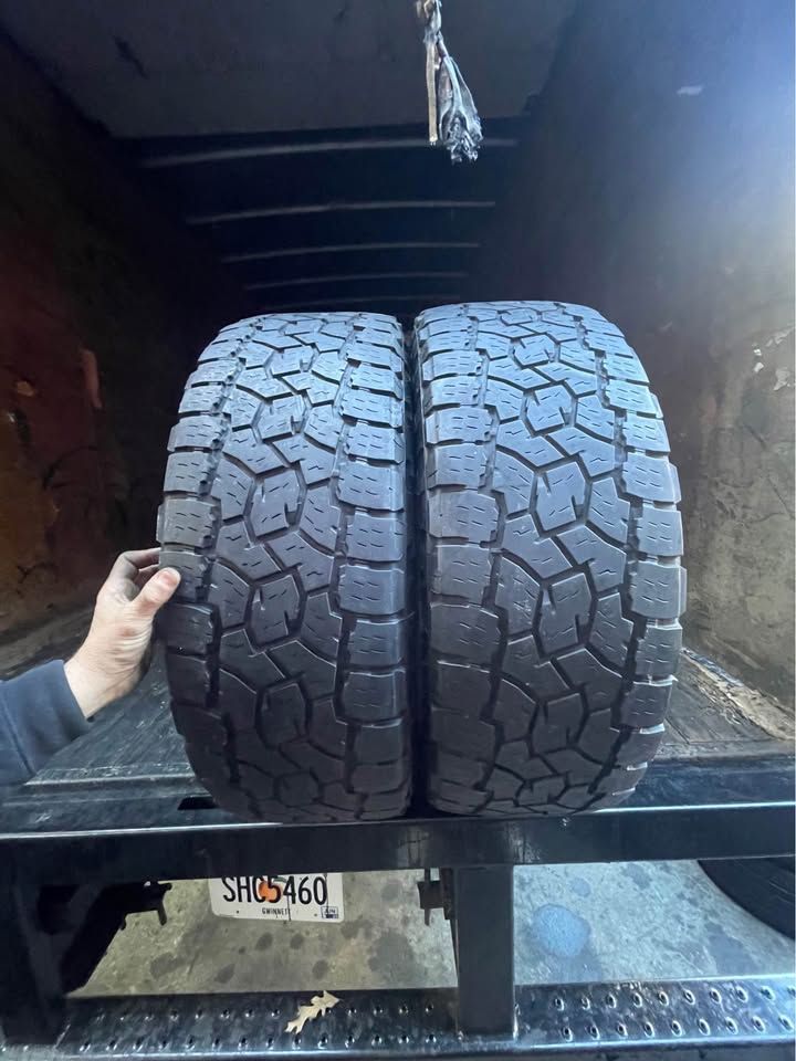 275 65 20 SET OF 2 TIRES USED TOYO OPEN COUNTRY EXCELLENT CONDITIONS WITH 80%TREAD LIFE REMAINING  FREE MOUNT AND WHEEL BALANCE.  QUALITY D.O.T DATE C