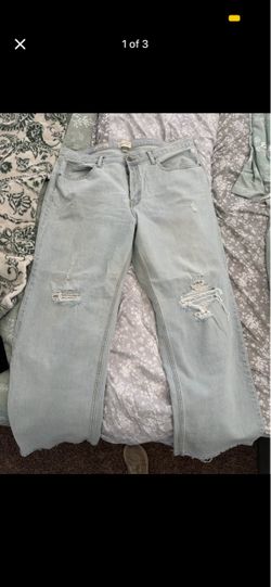 Light Wash Distressed Wide Leg Jeans