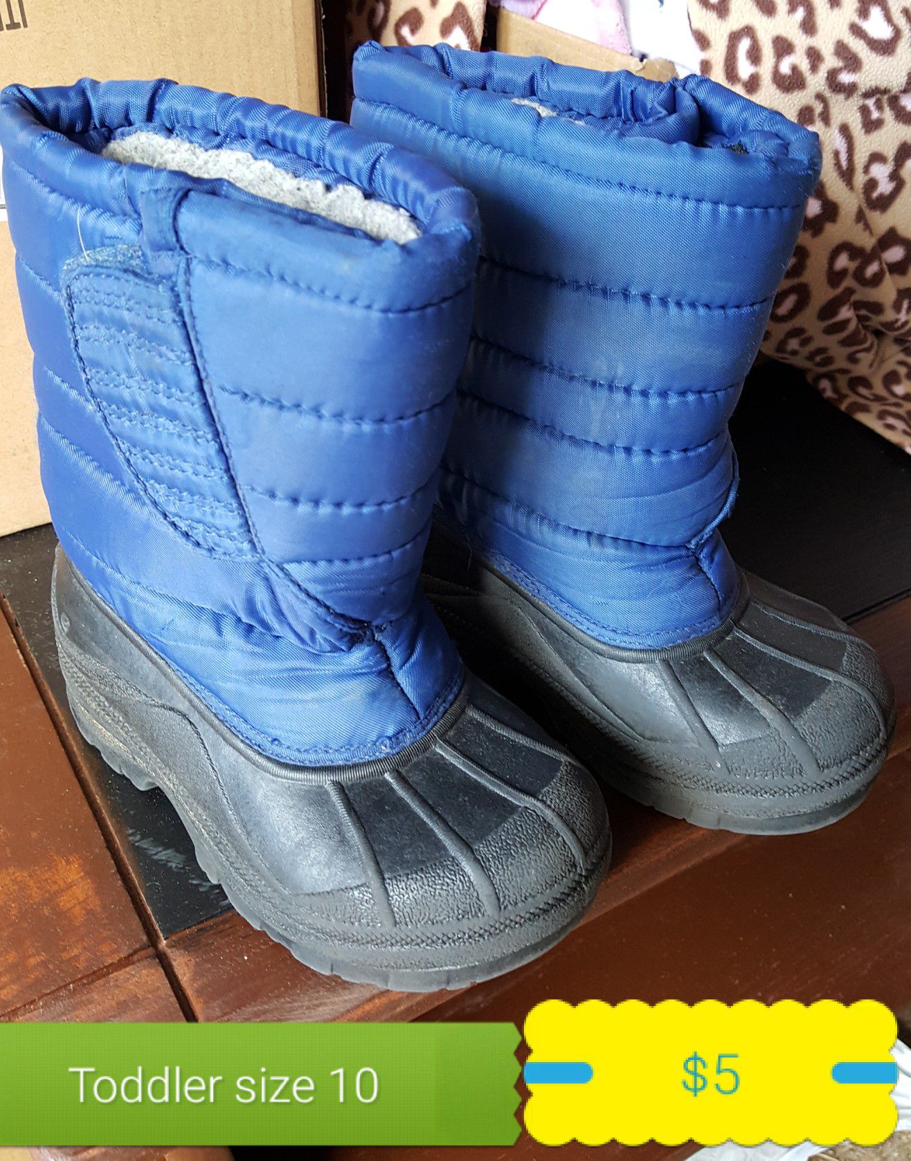Toddler size 10 winter snow boots