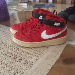 Kids Red Jordan’s Size 9c