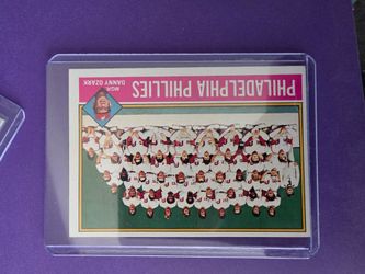 1976 Topps #384 Philadelphia Phillies team card featuring manager Danny Ozark.
