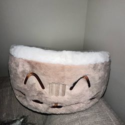 Pusheen cat bed