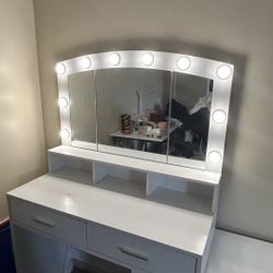 Mirror Dresser for Sale – Elegant & Spacious