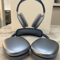 AirPods Max with Smart Case