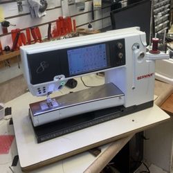 Bernina 830 - Embroidery & Sewing
