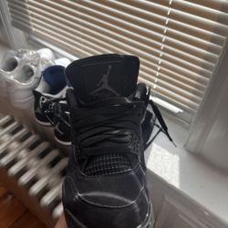 BLACK CATS SZ 8.5 USED