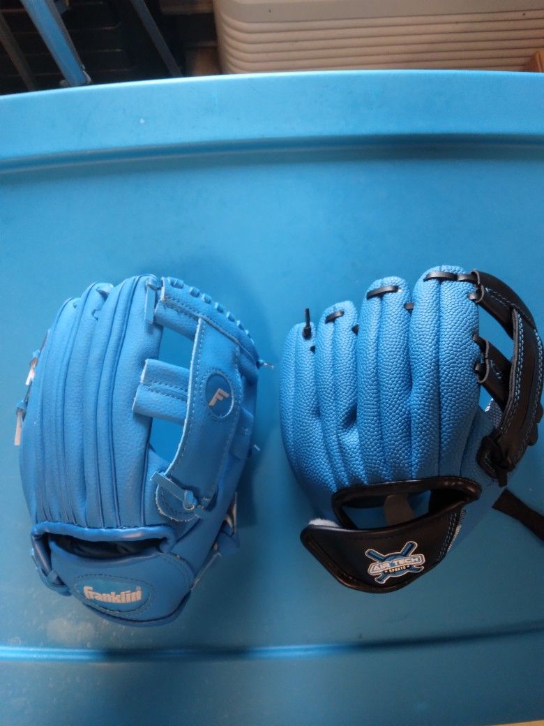 2 CHILDS BASEBALL GLOVES