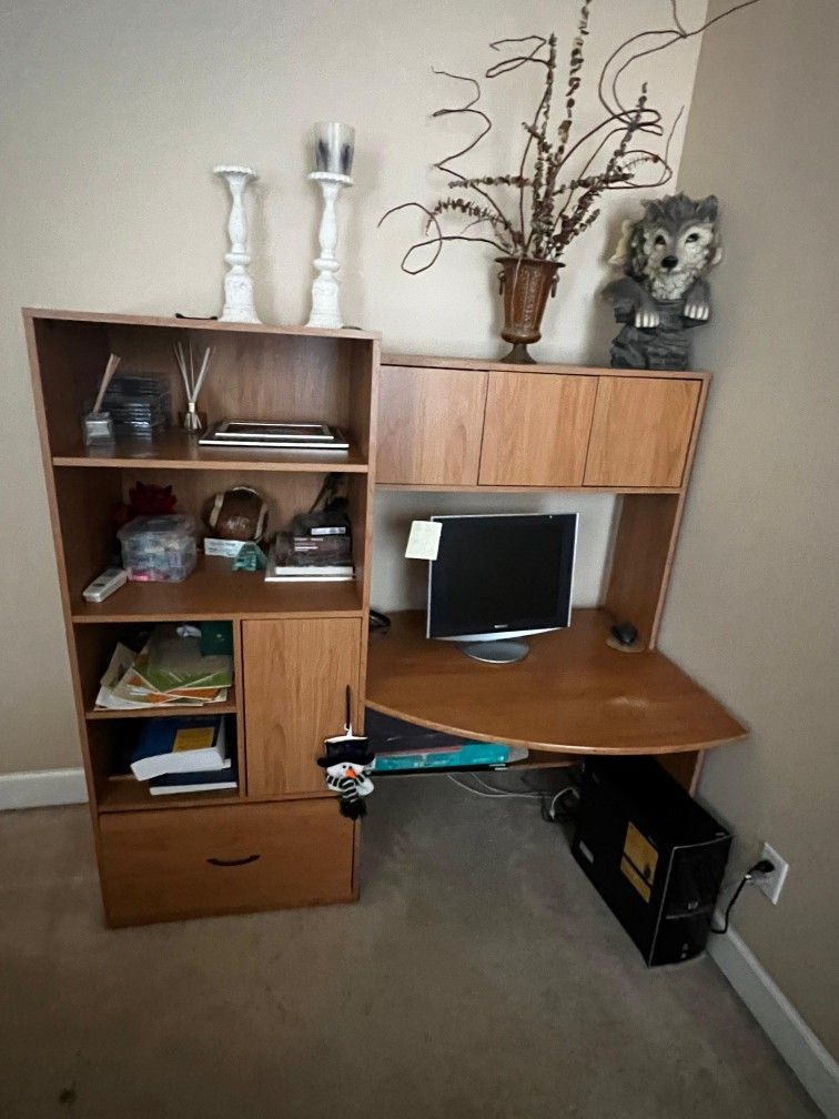 Computer Desk with Storage Cabinets and Shelves