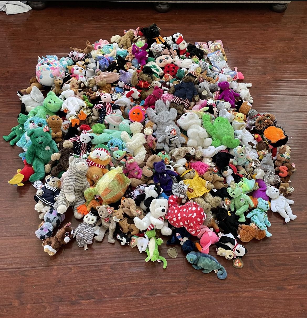 Vintage TY Beanie Babies Lot 200+ Plushes