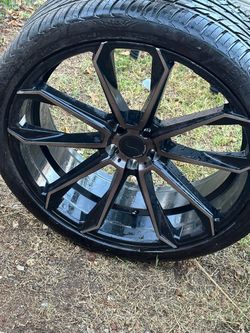 Status Alloy 22" Black Wheel with Tire