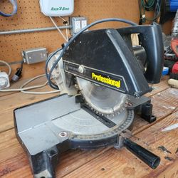 Miter Saw, Black and Decker