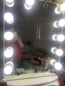 Impression vanity Mirror