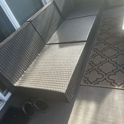 Outdoor furniture puck up today get them all 250$