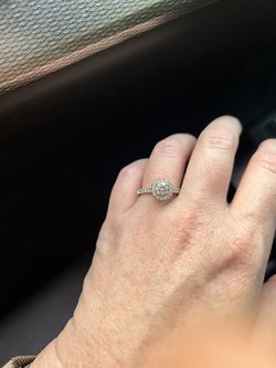 Jared Diamond Ring And Diamond Wedding Band Thumbnail
