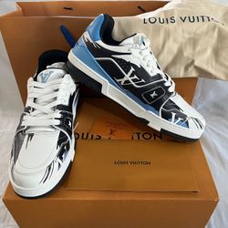 New Louis Vuitton Trainer #54 Graphic Print Blue/White Sneakers (Euro  44/Men’s 10-11) for Sale in Valley Stream, NY - OfferUp