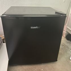 Mini Fridge for Sale in Great Condition Barley Used 