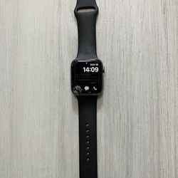 Apple Watch Series 5 44mm GPS LTE - CRACKED SCREEN