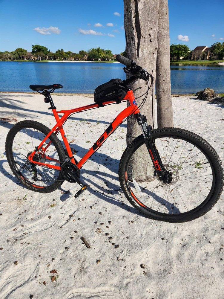 GT Adult Aggressor Pro Mountain