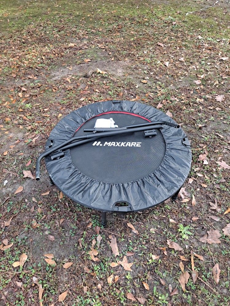 Trampoline Max Kare