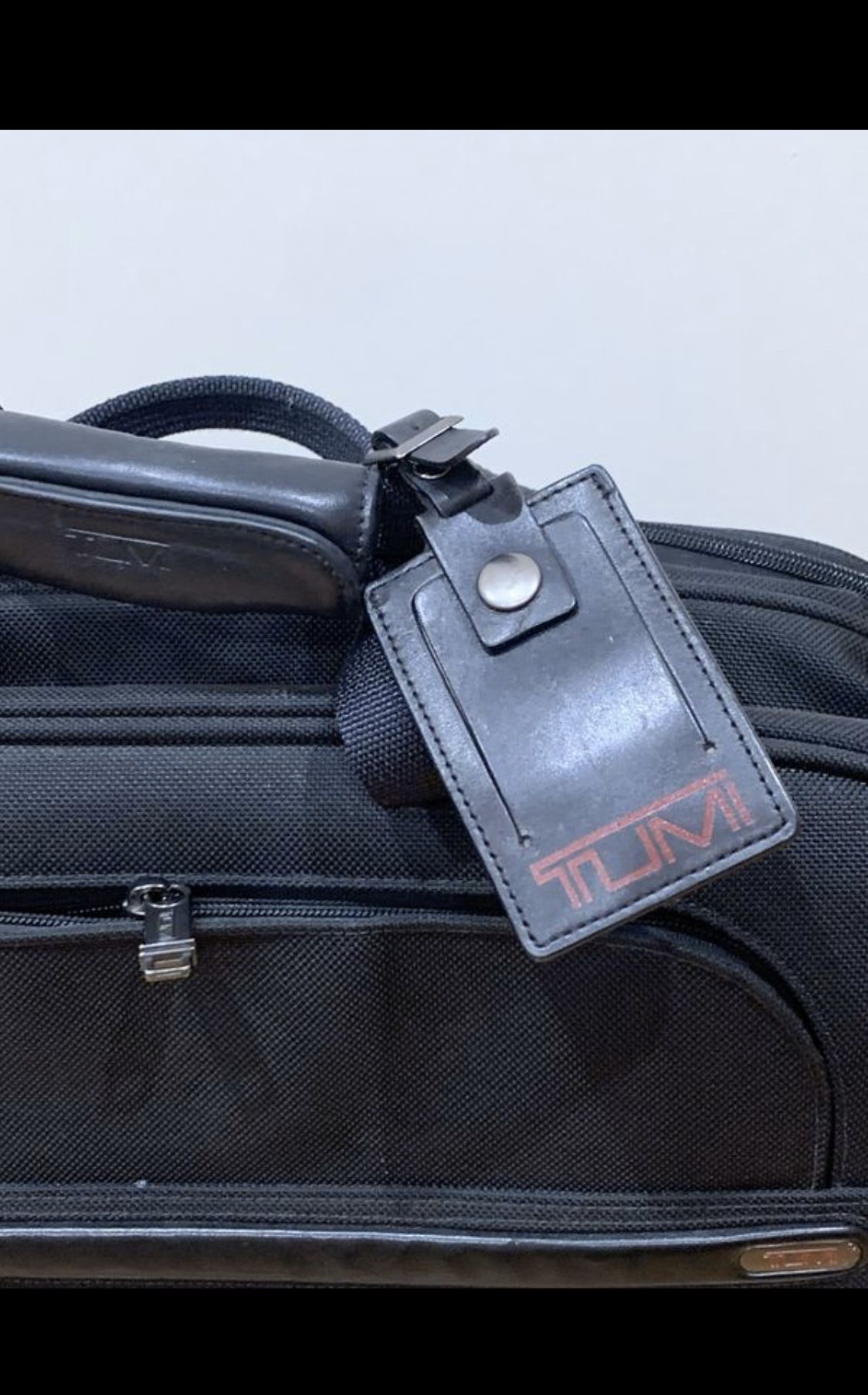 Tumi Black Carry On Computer Airplane Travel Duffle Alpha Samsonite GUCCI Vuitton Hermès