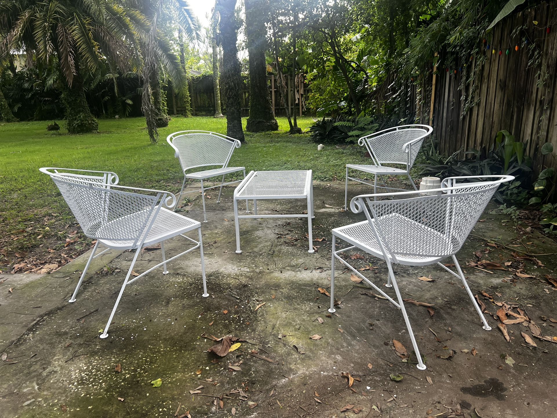 METAL ANTIQUE PATIO SET