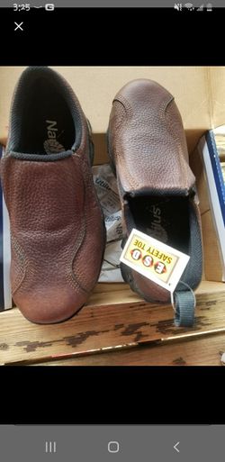 nautilus steel toe shoes women's
