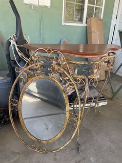 Entrance table and mirror