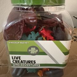 Dinosaur Bucket 55 Piece Set