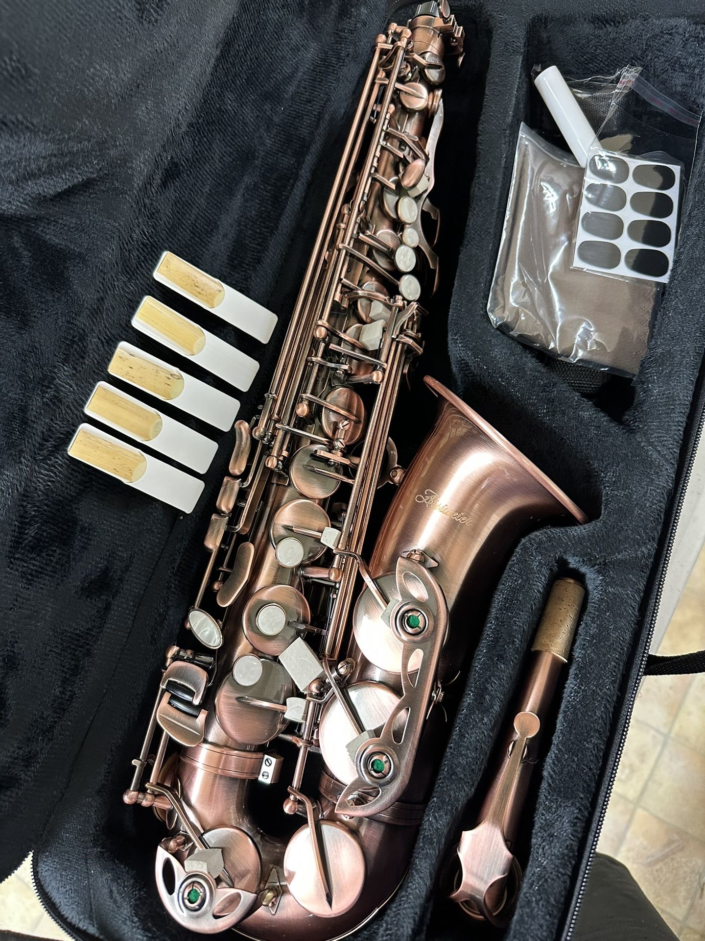 Beautiful Rose Color Alto Saxophone with New Reeds $350 Firm