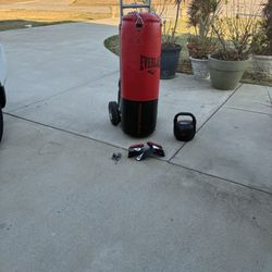 Workout 50 Lbs Everlast  Bag Gloves ….40 Lbs Sofi Kettllebell