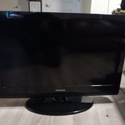 Samsung 32 Inch TV. 