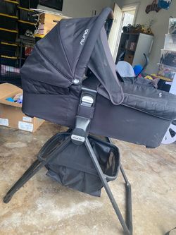Nuna bassinet