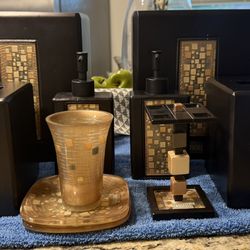 Croscill Bathroom Set