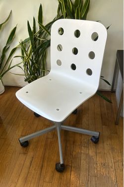 Retro Jules office chair with casters.