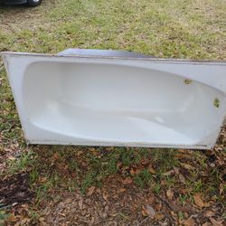 Collector Item . Cast Iron Tub.