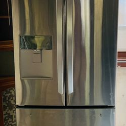 LG FRENCH DOOR REFRIGERATOR 
