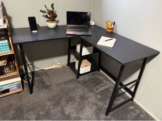 Corner desk