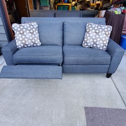 2 Couches Lazy Boy with Duo Power Recline