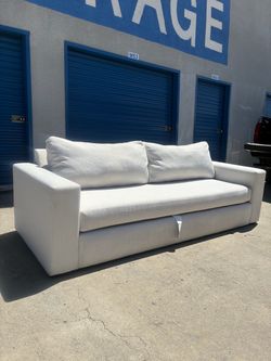 Living Spaces Couch 🛻Delivery Available🛻