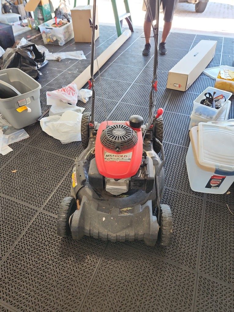 Gas Honda Lawn Mower
