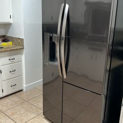LG Refrigerator  For Parts 