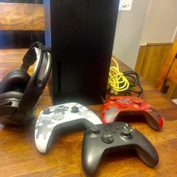 Xbox Series X w/ New Black Controller & Power Cord